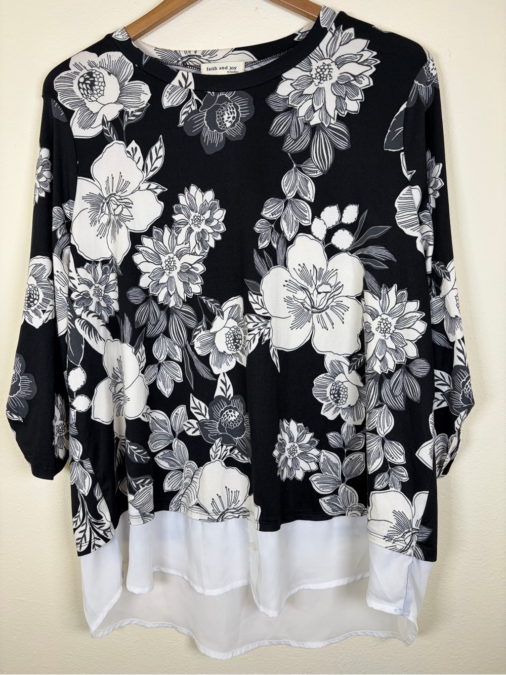 Faith and Joy Black White Floral Layered Hem Tunic Top Size 2X